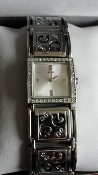 Guess Armbanduhr // Silber - Verpackung Bild