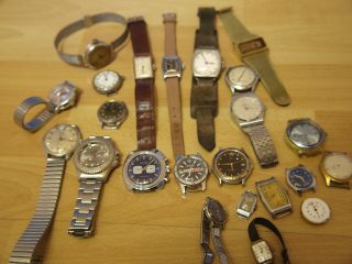 Konvolut Von 22 Mechanischen Armbanduhren Für Bastler Uhrmacherauflösung Bild