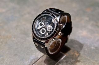 Tom Brave Armbanduhr - Elegant Schlicht Lederarmband 200 M Wasserdicht Bild