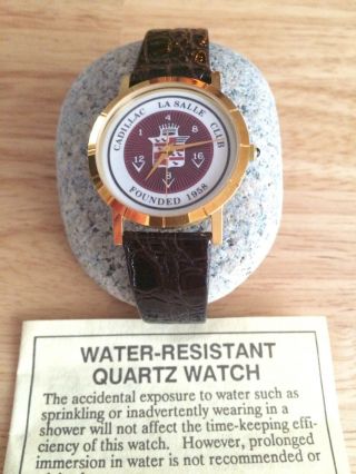 Cadillac Armbanduhr Quartz / Hinweis: Die Uhr Benötigt Eine Neue Batterie Bild