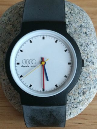 Audi Design Quarzuhr / Hinweis: Die Uhr Benötigt Eine Neue Batterie Bild