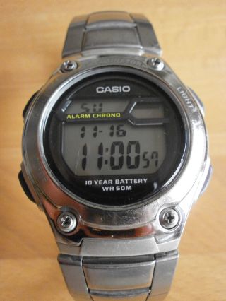 Casio W - 211 Armbanduhr Sportuhr Bild