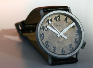 Akto Design J - C Mareshal Schicke Quartz Armbanduhr Neuwertiges Braunes Echtleder Bild