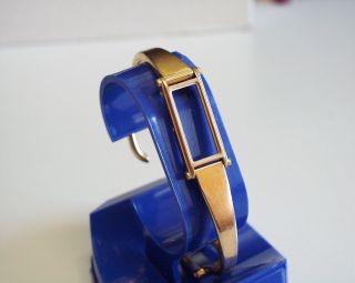 Zierliches - Gucci 1500 Damenuhr - Gehäuse,  Uhrband Aus Vergoldeten Edelstahl Bild