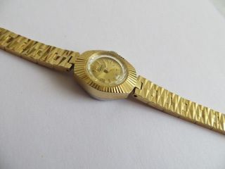 Wunderschöne Etienne Damen Armbanduhr Gold Saphirglas Handaufzug Schweiz Läuft Bild