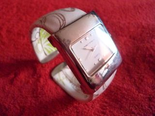 Armbanduhr,  Uhr,  Damenuhr,  Lederoptik,  Maui Wowie Bild