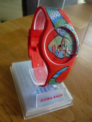 Schweizer Armband Uhr Chaos Watch Elvira Bach Nr.  8 Serpentine Rot Bild