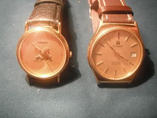 Tissot Uhren Unisex 2 Stück In Gold Farbend Beides Quarz An Sammler. Bild