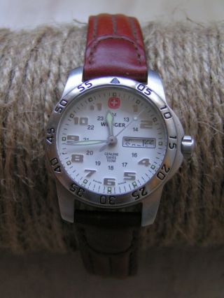 Damen Armbanduhr Von Wenger Schweiz,  Lederarmband,  Braun Bild