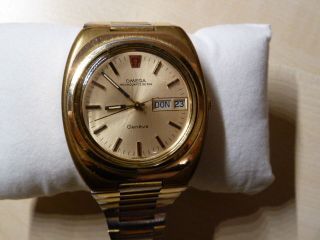 Vintage Omega Geneve Megaquartz 32 Khz Day Date Armbanduhr Herrenuhr Bild