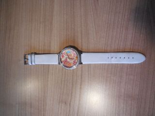 Guess Armbanduhr Mit Weißem Armband Bild