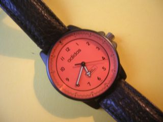 Sammlerstück Armbanduhr Schwarz Uhr Adidas Bild