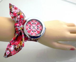 Star Style Armbanduhr Wickeluhr Armband Uhr Blumen Stoff Hippi Uhr Rot U305 Bild