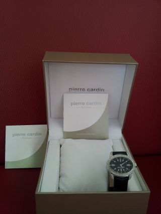 Pierre Cardin Damen Uhr Schwarz Steinbesetzte Lünette Weihnachtsgeschenk Bild