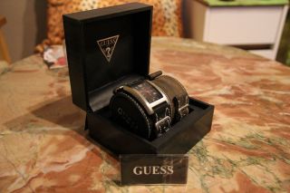 Supertolle Guess Herrenuhr,  Neuwertig Mit 2.  Neuen Uhrband In Originalverpackung Bild
