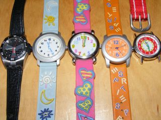 Uhren Konvulat Von 5 Kinder Und Mädchen Armbanduhren Bild