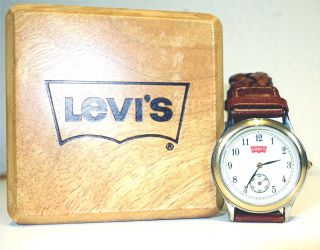 Levis Uhr Mit Kassette Gekauft In Den 90ern Als Weihnachtsgeschenk ? Bild