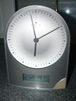 Digital Uhr Marke Junghans Bild