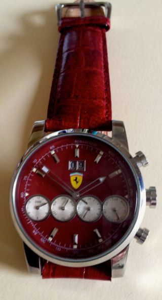 Ferrari Armbanduhr,  Rotes Lederarmband,  Sammlungsauflösung Bild
