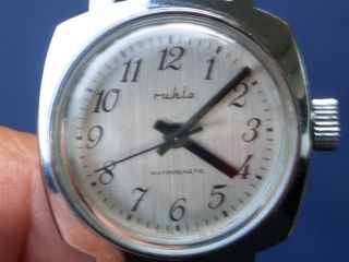 Seltene Mechanische Ruhla Armbanduhr Gut Erhalten Läuft Gut. Bild