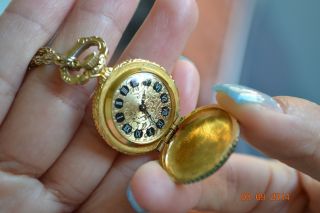 Wunderschöne Luxus Damen Uhr Mit Klappdeckel & Kette.  17 Rubine Schmuckstück Bild