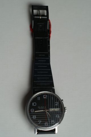 Slava Russische Armbanduhr Verschraubter Boden Und Mit Datum,  Ungetragen Bild