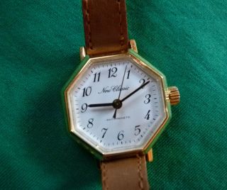 Feine Classic Damen Armbanduhr Mit Lederband,  Ungetragen Und Handaufzug Bild
