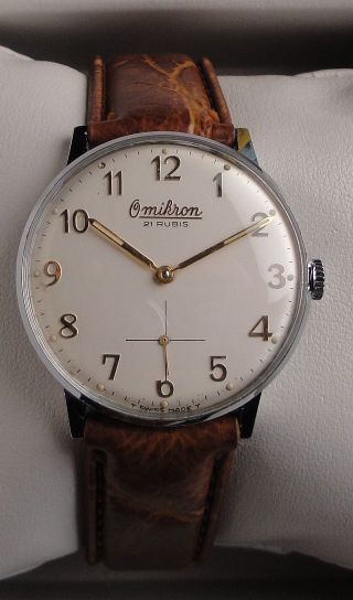 Vintage Armbanduhr Omikron–handaufzug Cal.  6325 – Leicht Ablesbares Zifferblatt Bild