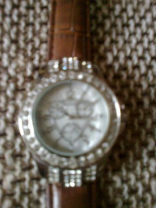 Schöne Armbanduhr,  Neuwertig Bild