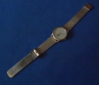 Armbanduhr - Damen Herren - Silbern - Metallarmband - Das - Werbung Bild