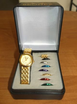 Damenuhr Mit Auswechselbaren Ring Bild