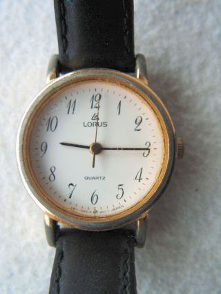 Armbanduhr Der Marke Lorus - Schwarzes Lederarmband,  Damenuhr,  Quarz,  Retro Bild