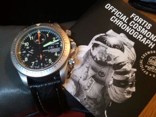 Fortis Cosmonauts Automatic Chronograph,  Lünette Mit 2.  Zeitzone Bild