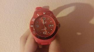 Rote Ice Watch Armbanduhr Größe L Bild