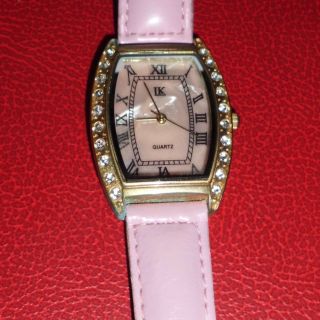 Armbanduhr Mit Roséfarbenem Armband Und Eingelegten Strass - Steinen,  Goldfarben Bild