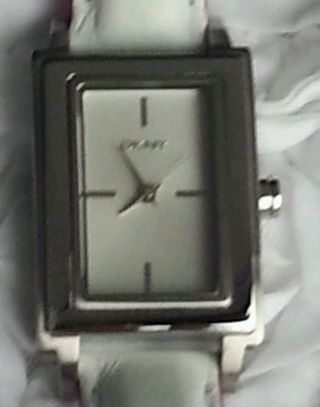 Dkny Ny8773 Uhr Armbanduhr Mit Dkny Geschenkbox Lederarmband Lila Weiß Bild