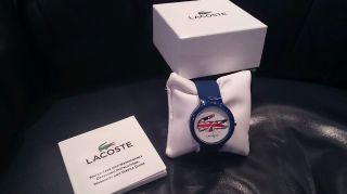 Sportliche Lacoste Unisex Uhr Mit Silikon Armband Und Lacoste Schriftzug 2020030 Bild