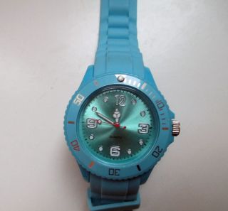 Hellblaue Armbanduhr Wie Bild