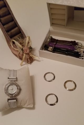 Uhr Damenuhr Mit Auswechselbaren Armbändern Bild