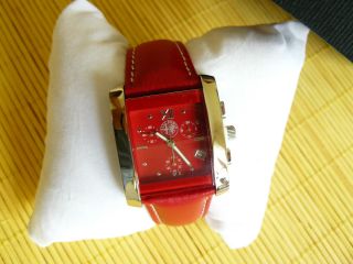 Armbanduhr Für Damen Und Herren Quarzarmbanduhr Alfaromeo Logo Rot Bild