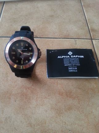 Alpha Saphir Silikon Uhr Bild