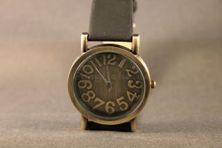 Retro Armbanduhr Quarz Damenuhr Kunstleder Schwarz Trend Analoguhr Bronze Style Bild