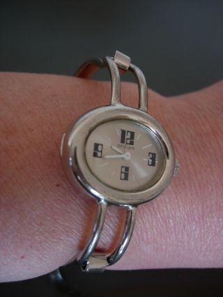 Uhr - Damenuhr - Armreifuhr - Mechanisches Uhrwerk Bild