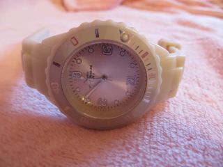 Armbanduhr Damenuhr Quartz Wasserresistent,  5 Bar Waterresistent,  Ungetragen Bild