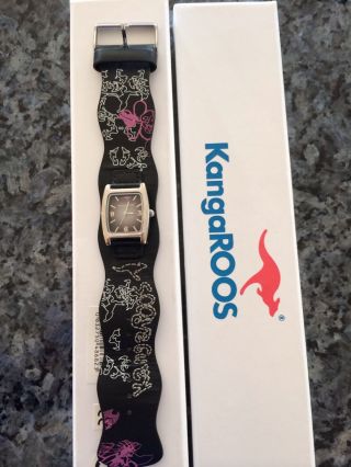 Kangaroos Damen Armbanduhr Mit Lederarmband In Schwarz Weiß Lila,  Batterie Bild