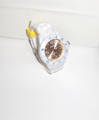 Sanda - Armbanduhr Silikon Armband Weiß Ziffernblatt Helles Gelb Bild