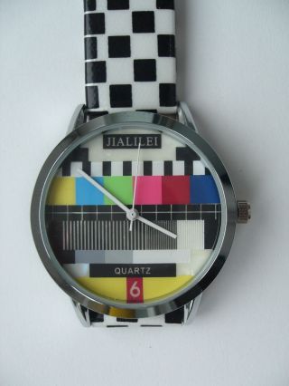 Armbanduhr Mit Testbild Auf Dem Zifferblatt Bild