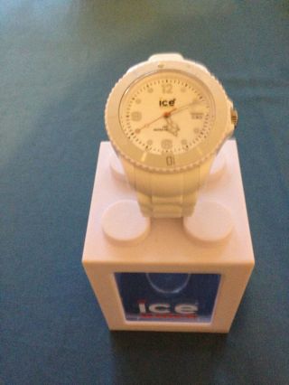 Verkaufe Hier Meine Weiße Ice - Watch Uhr Die Nur 2 Mal Getragen Wurde. Bild