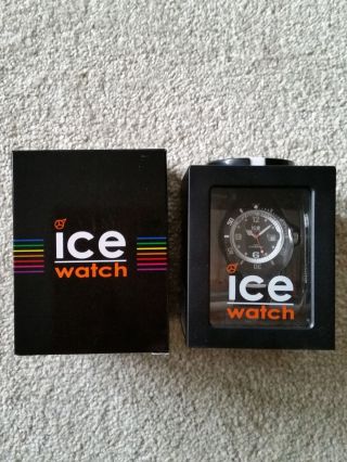 Ice Watch Armbanduhr Unisex Schwarz Mit Weißem Aussenring Sp.  Gk.  Bwe.  U.  S.  14 Bild