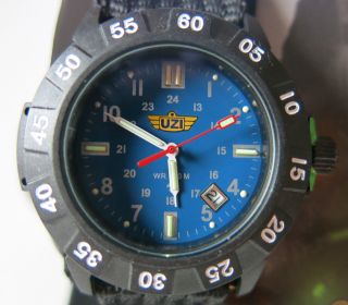 Uzi Armbanduhr Protector Mit Tritium Technologie Rubber Armband Blau Uzi - 001 B Bild